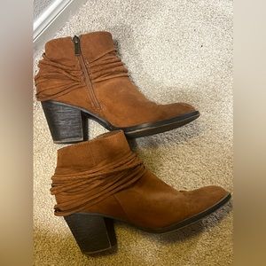 Cute boutique brand ankle bootie. Great used condition